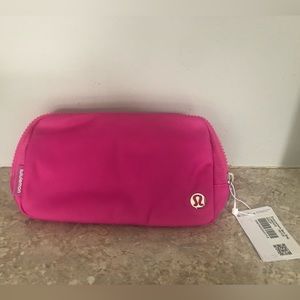 NWT Lululemon Everywhere Belt Bag Sonic Pink 1 L